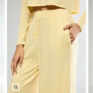 TENCEL JERSEY
BOXER PAJAMA PANT
Light yellow (flan) luxurious feel XS and S